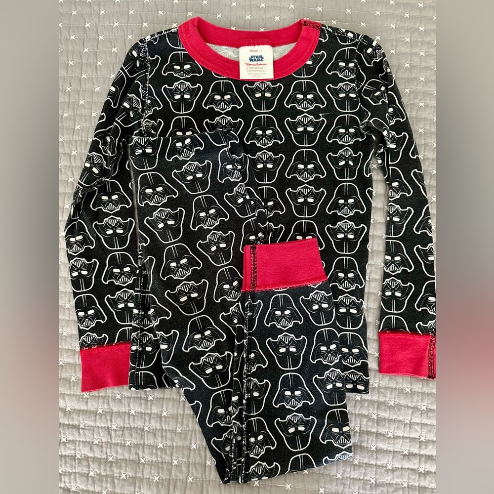 Hanna Andersson pajama set. Great condition size 100 size 5.